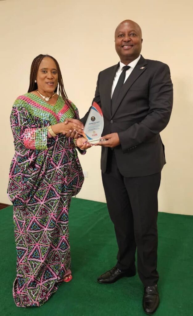 BURUNDI : Albert Shingiro Prix 2024 du meilleur ministre de la ...