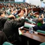 ALGERIE-FRANCE : Une loi sur la colonisation (encore elle) s’invite dans la très compliquée relation entre les deux pays