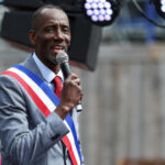 INJURES RACISTES : Le maire de Saint-Denis Bally Bagayoko juge le silence du président Emmanuel Macron « scandaleux »